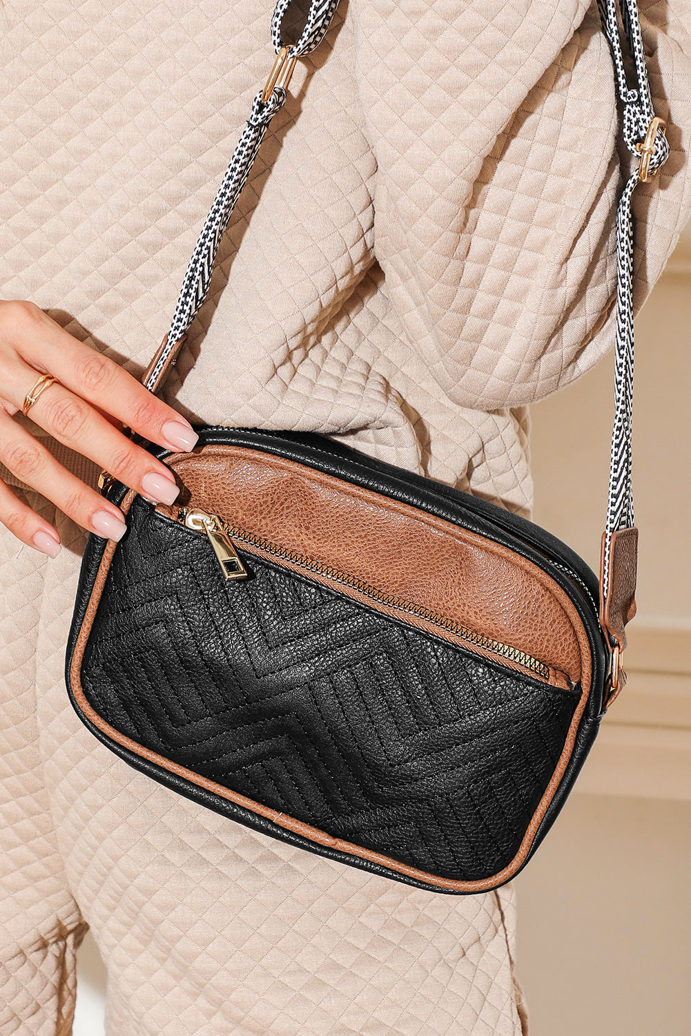 Black Quilted Faux Leather Crossbody Bag 22*6*16cm